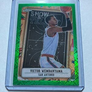 2025 Topps Chrome Victor Wembanyama San Antonio Show & Tell Green HOLO Card RARE
